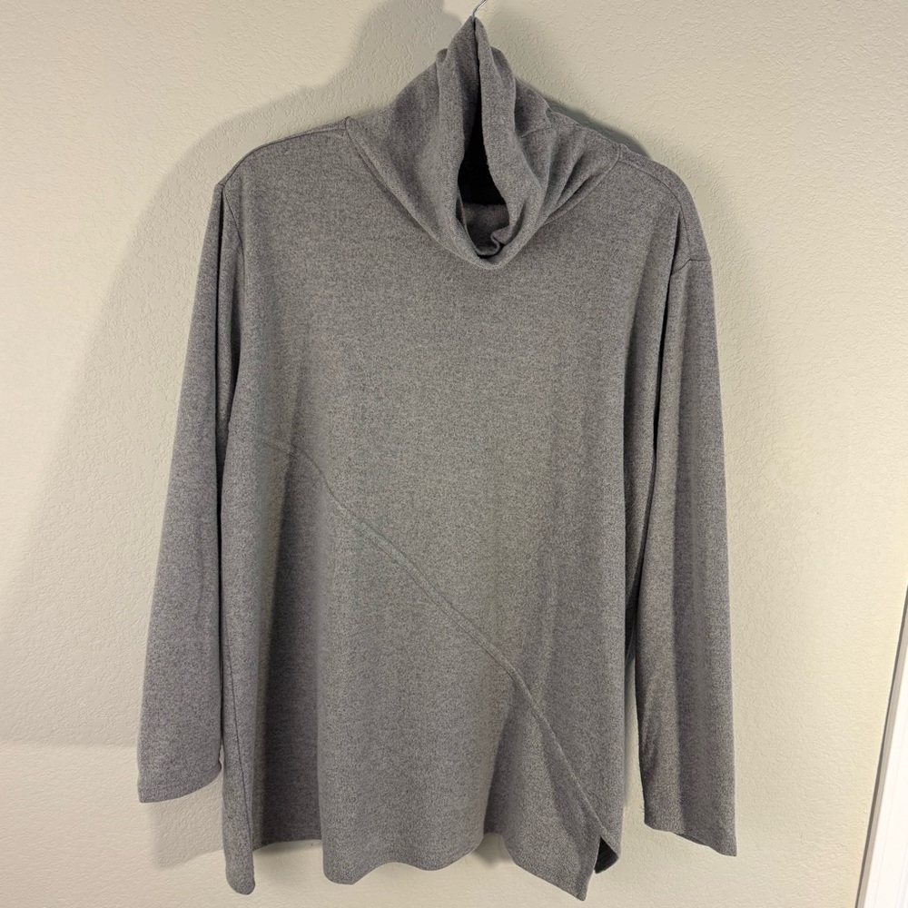 DG2 ladies gray turtleneck sweater
